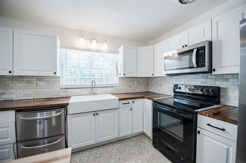 Picture of 3880 Cleveland Heights Boulevard, Lakeland FL 33813