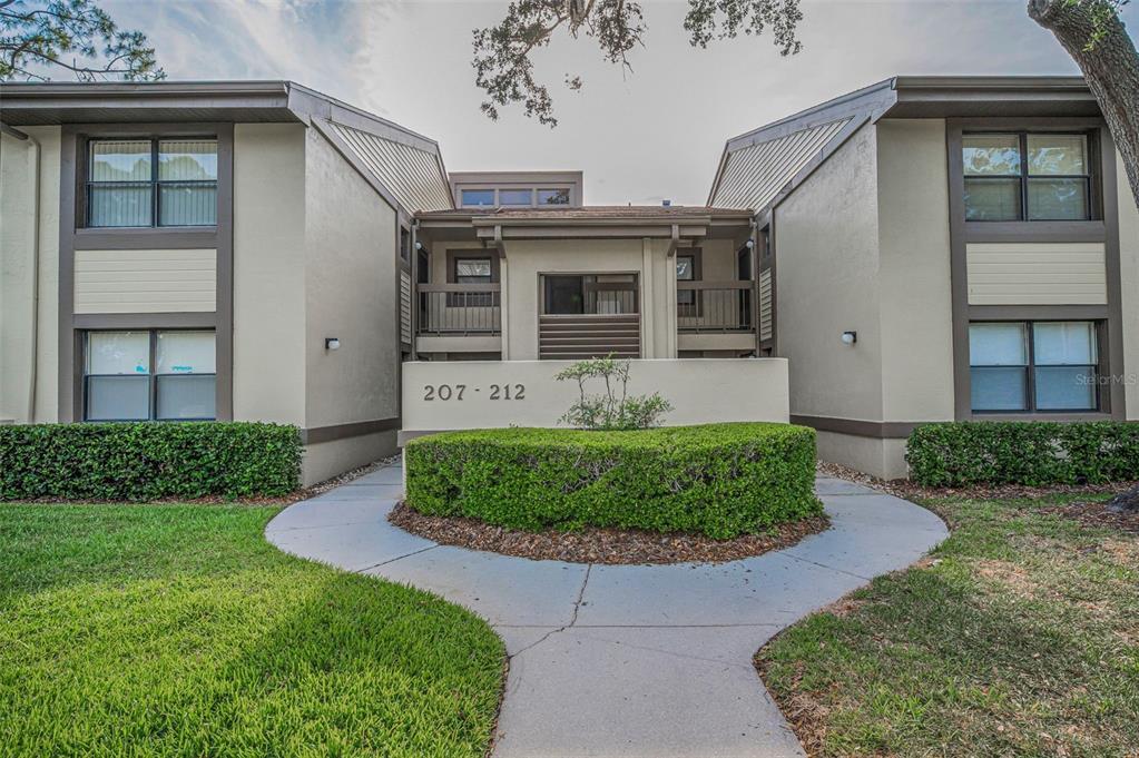 Picture of 209 Woodlake Wynde, Oldsmar, FL 34677