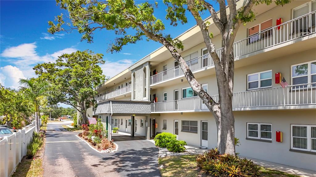 Picture of 5890 38Th Avenue N Unit 305, St Petersburg, FL 33710