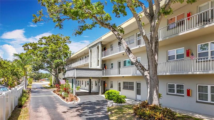 Picture of 5890 38Th Avenue N Unit 305, St Petersburg FL 33710