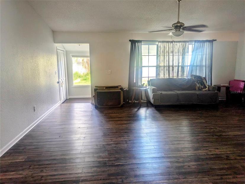 Picture of 37654 Eiland Boulevard, Zephyrhills FL 33542