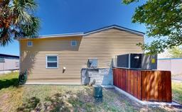 Picture of 10728 Poplar Street Ne, St Petersburg, FL 33716