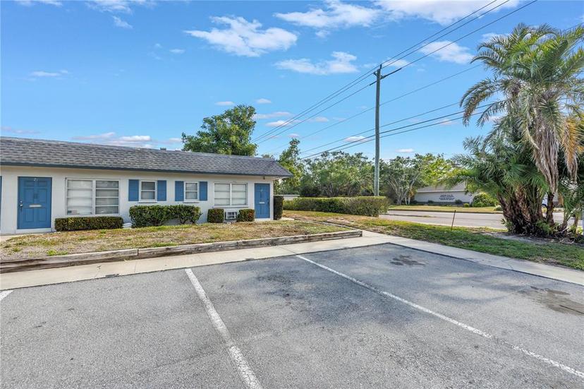 Picture of 4444 Swift Road Unit 25, Sarasota FL 34231