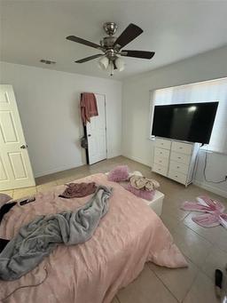 Picture of 1013 E Lake Avenue, Tampa, FL 33605