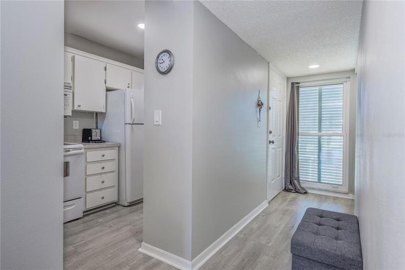 Picture of 446 Cerromar Road Unit 291, Venice FL 34293
