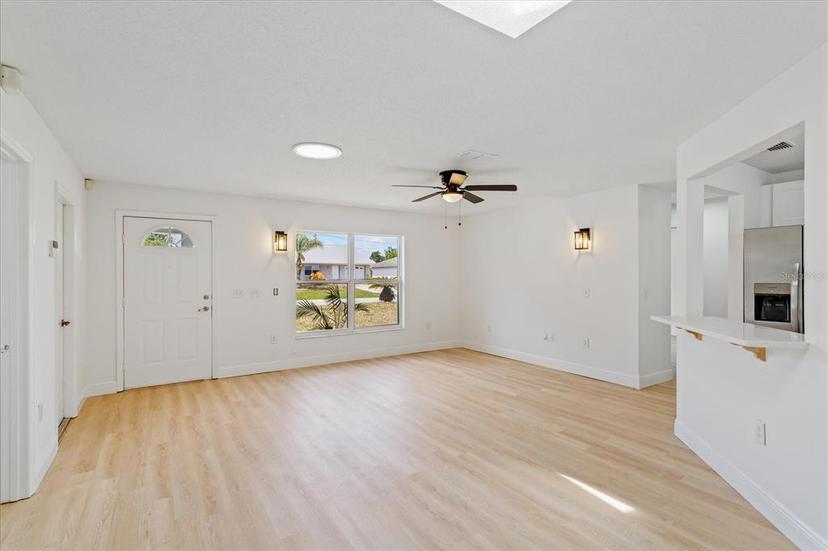 Picture of 3111 Pine Tree Drive, Edgewater FL 32141