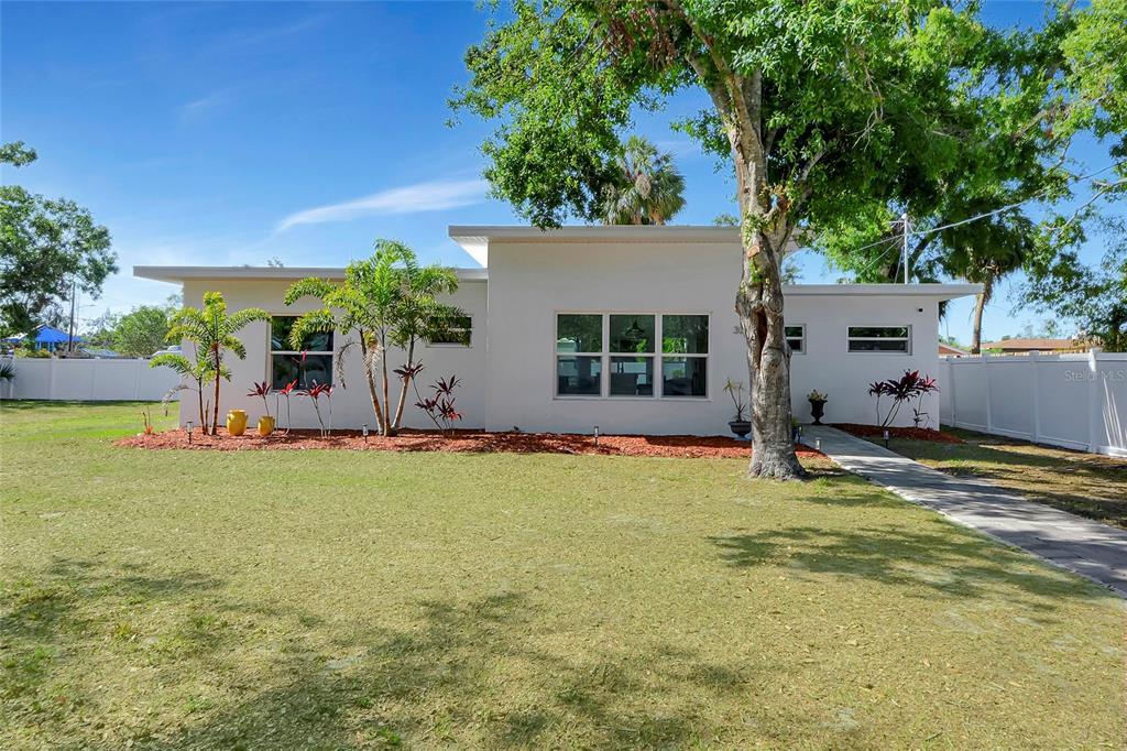 Picture of 3090 6Th Street, Sarasota, FL 34237