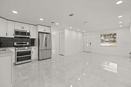 Picture of 302 E Palm Street, Davenport, FL 33837