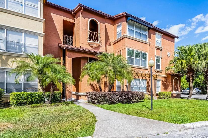 Picture of 5140 Conroy Road Unit 28, Orlando FL 32811