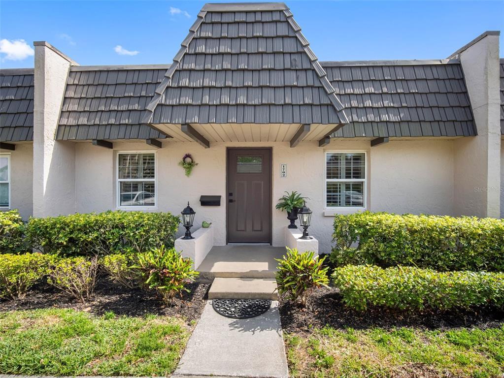 Picture of 1702 Cordova Green Unit 1702, Seminole, FL 33777