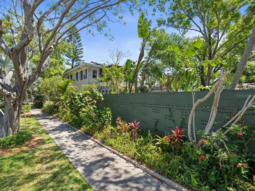 Picture of 125 29Th Street N, St Petersburg FL 33713