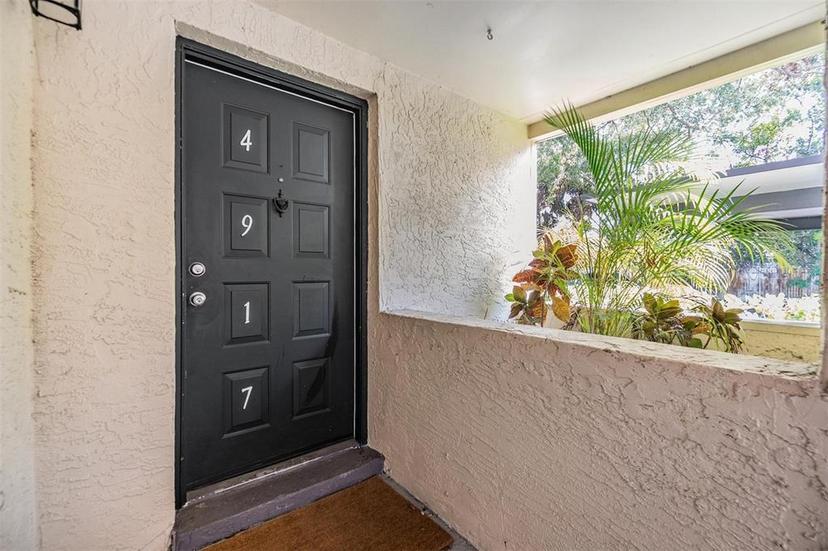 Picture of 4917 Puritan Circle Unit 105, Tampa FL 33617
