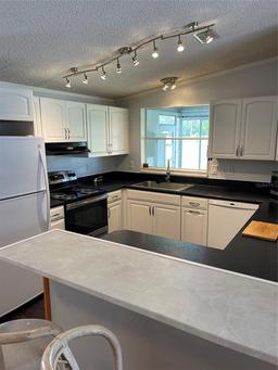 Picture of 535 Village Boulevard, Frostproof, FL 33843