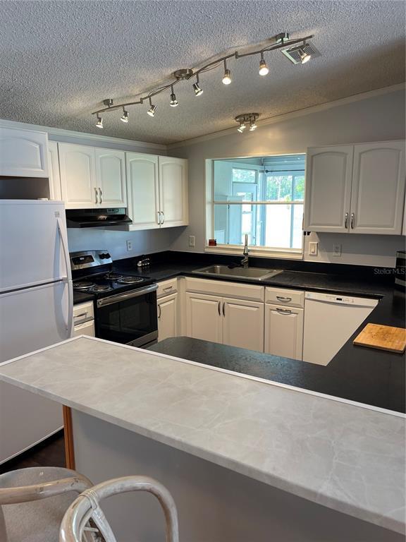 Picture of 535 Village Boulevard, Frostproof FL 33843