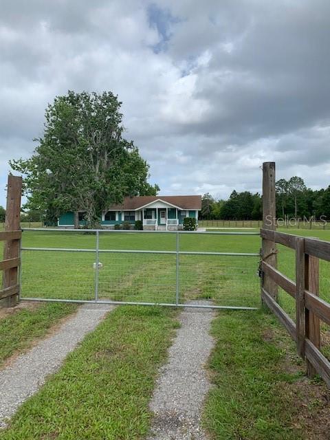 Picture of 900 Moonlight Court, St Cloud, FL 34771
