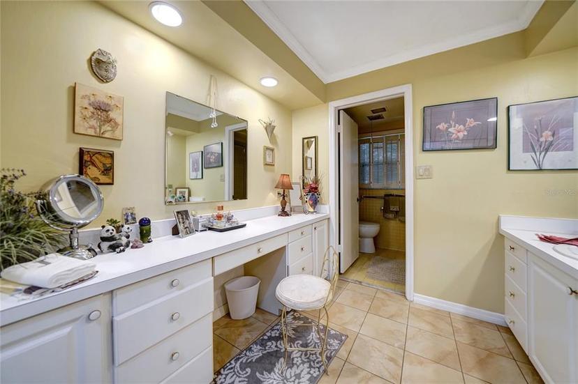 Picture of 705 Whitfield Avenue, Sarasota FL 34243