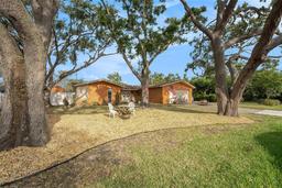 Picture of 1096 Damrosch Street, Largo, FL 33771