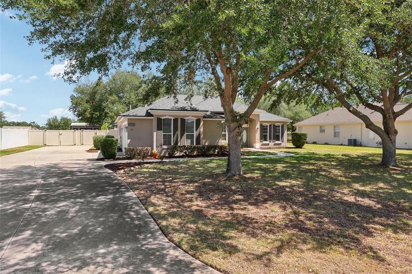 Picture of 13301 Biscayne Drive, Grand Island FL 32735
