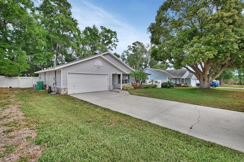 Picture of 941 Village Lake Drive N, Deland FL 32724
