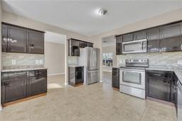 Picture of 1015 Eiffel Lane, Kissimmee, FL 34759
