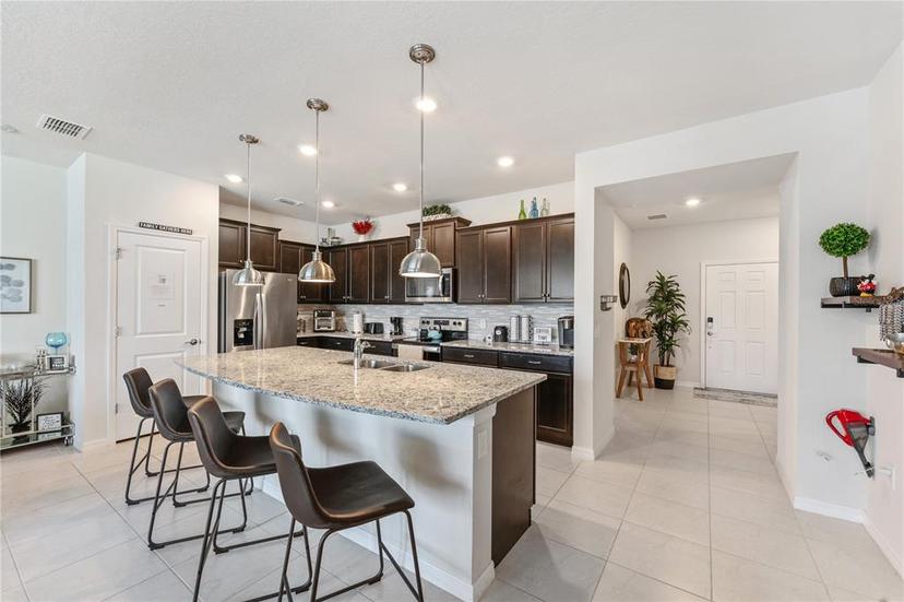 Picture of 921 Paradise Drive, Davenport FL 33897