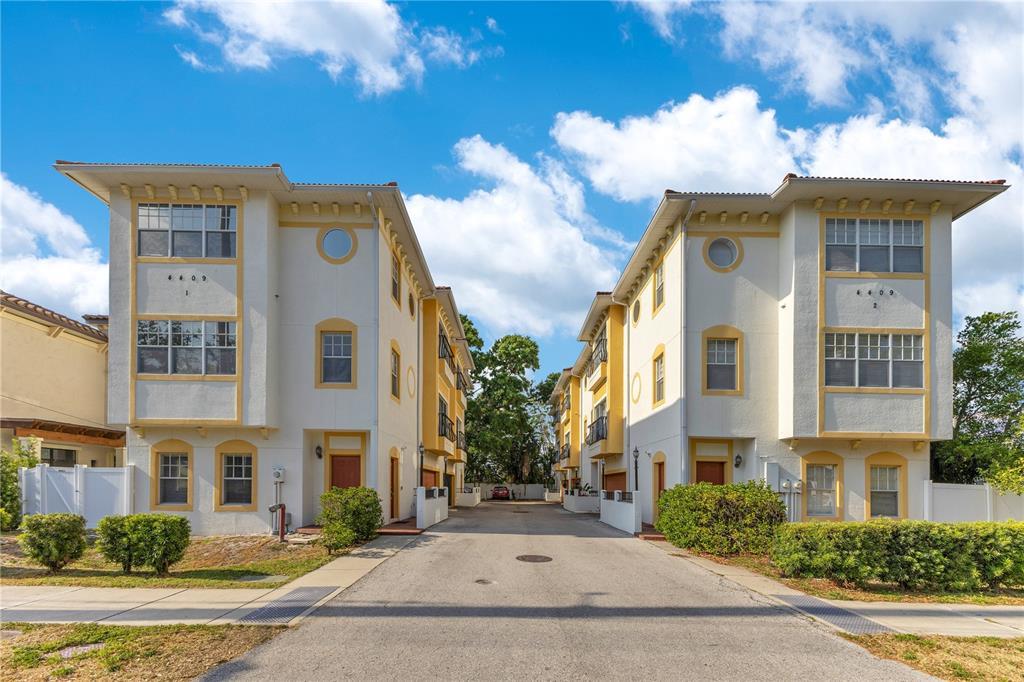 Picture of 4409 W Gray Street Unit 5, Tampa, FL 33609