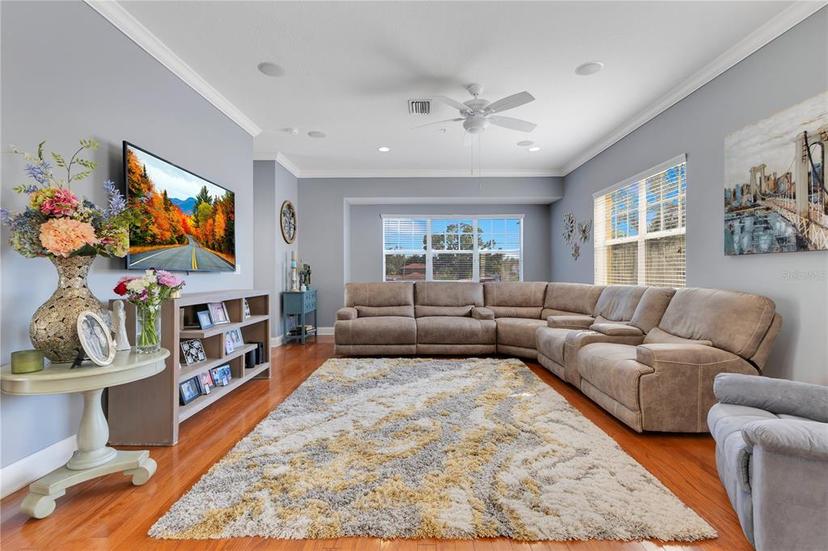 Picture of 4409 W Gray Street Unit 5, Tampa FL 33609