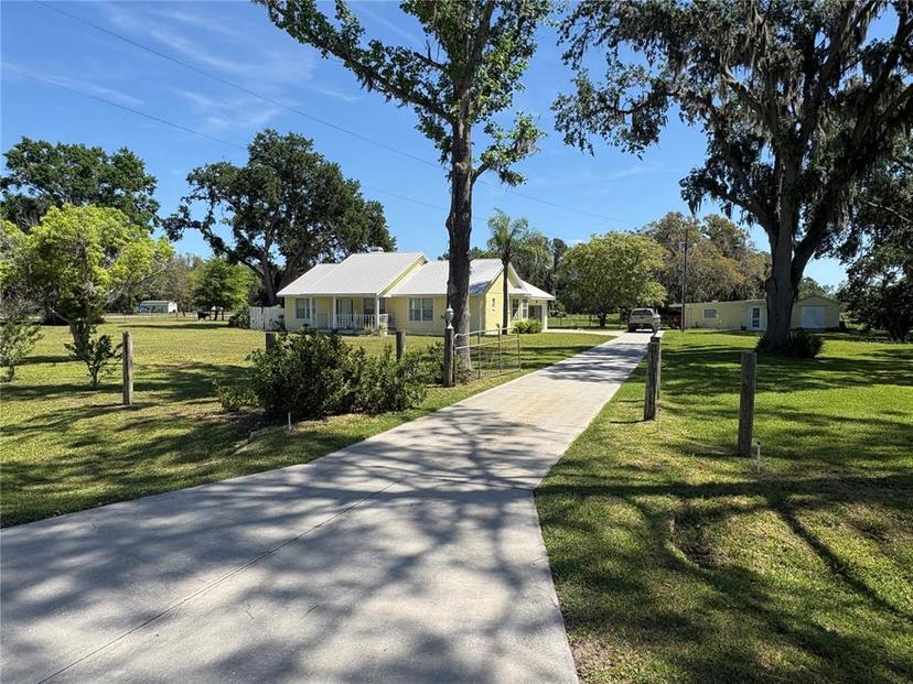 Picture of 5041 Cr 577, Center Hill FL 33514