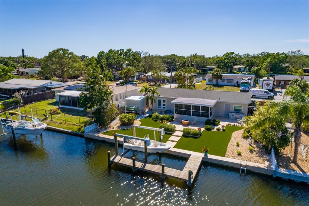 Picture of 9301 Sun Isle Drive Ne, St Petersburg, FL 33702