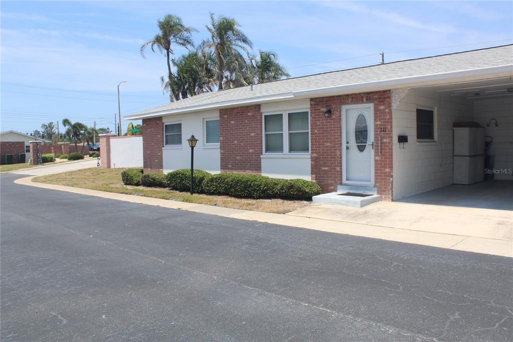 Picture of 12400 Park Boulevard Unit 111, Seminole, FL 33772