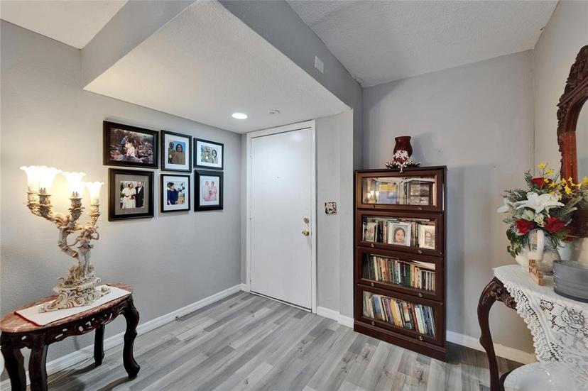 Picture of 4709 Puritan Circle Unit 702, Tampa FL 33617