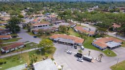 Picture of 5057 Live Oak Circle Unit 86, Bradenton, FL 34207