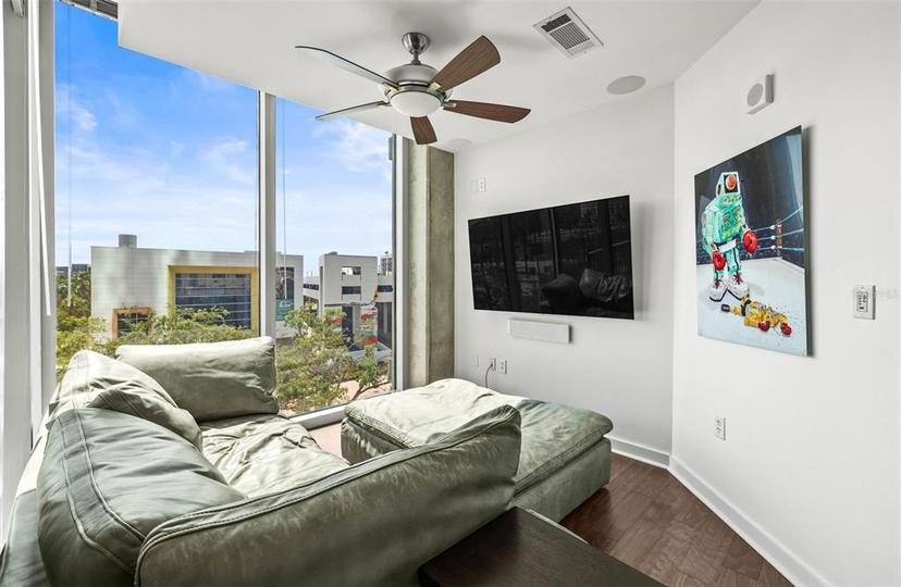 Picture of 777 N Ashley Drive Unit 402, Tampa FL 33602
