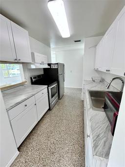 Picture of 5604 Larimer Dr, Tampa, FL 33615