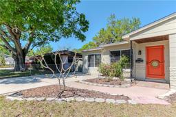 Picture of 4425 W Bay Villa Avenue, Tampa, FL 33611