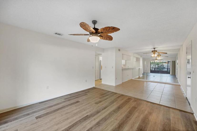 Picture of 752 White Pine Tree Road Unit 101, Venice FL 34285