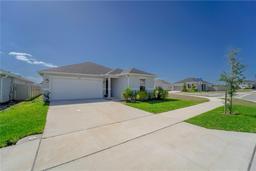 Picture of 820 Overpool Avenue, Davenport, FL 33896
