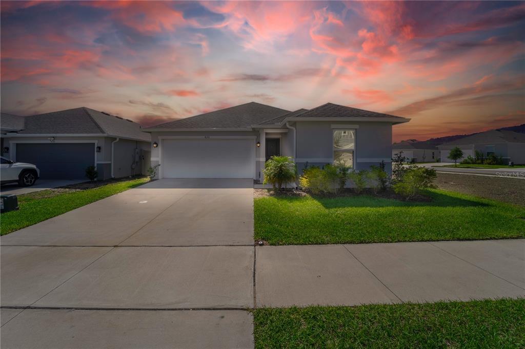 Picture of 820 Overpool Avenue, Davenport, FL 33896