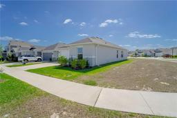 Picture of 820 Overpool Avenue, Davenport, FL 33896