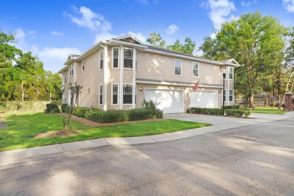 Picture of 923 Lumsden Reserve Drive, Brandon, FL 33511