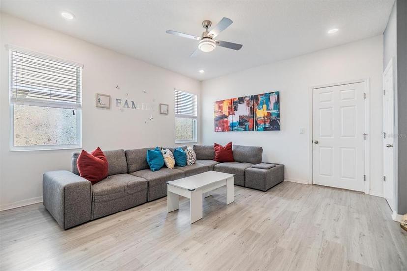 Picture of 5743 Skytop Drive, Lithia FL 33547