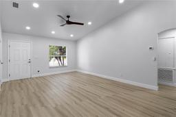 Picture of 969 Commerce Rd Se, Palm Bay, FL 32909