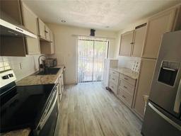 Picture of 507 NW 39 Road Unit 317, Gainesville, FL 32607
