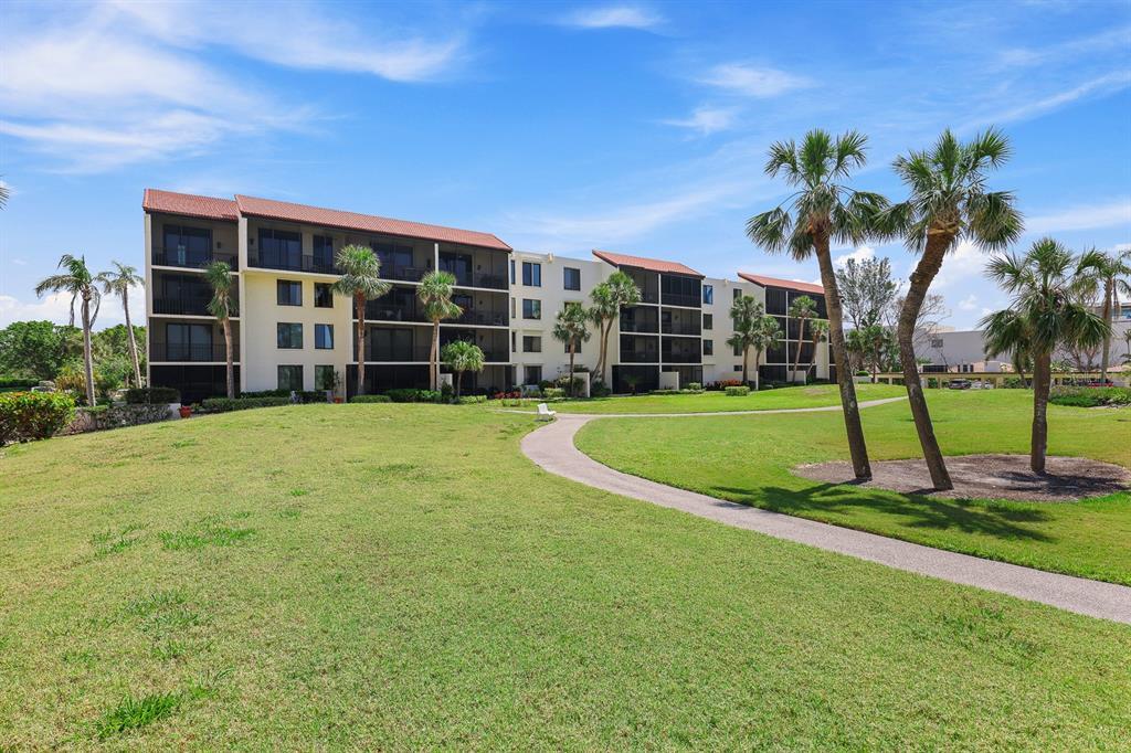 Picture of 1935 Gulf Of Mexico Drive Unit G7-304, Longboat Key, FL 34228