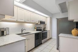 Picture of 1935 Gulf Of Mexico Drive Unit G7-304, Longboat Key, FL 34228