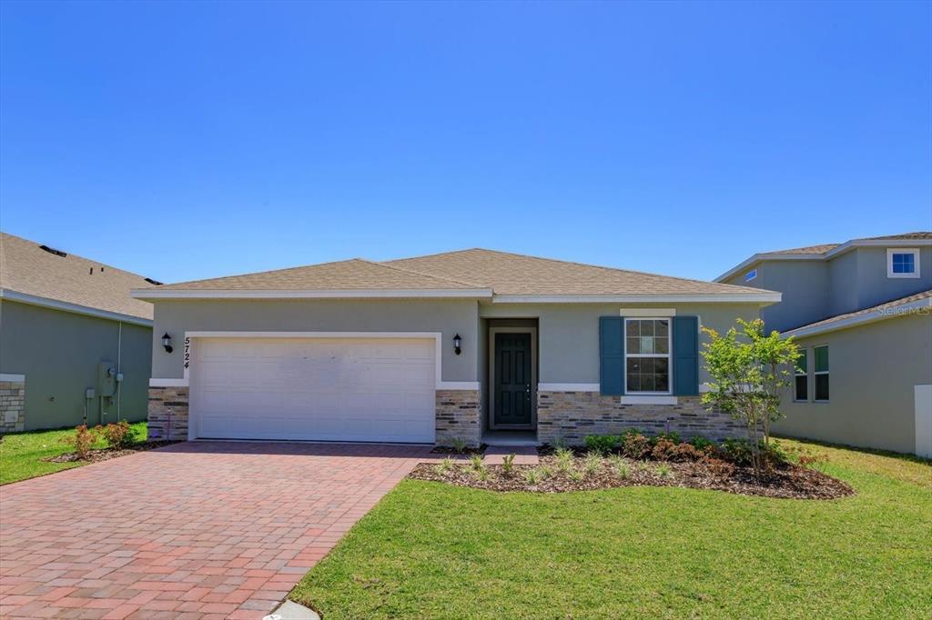 Picture of 2923 Supermarine Road, Tavares, FL 32778