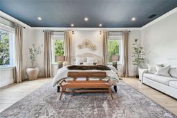 Picture of 2402 W Parkland Boulevard, Tampa, FL 33609