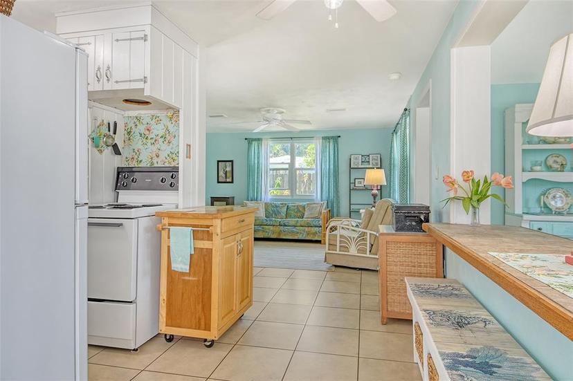 Picture of 305 Palmetto Road W, Nokomis FL 34275