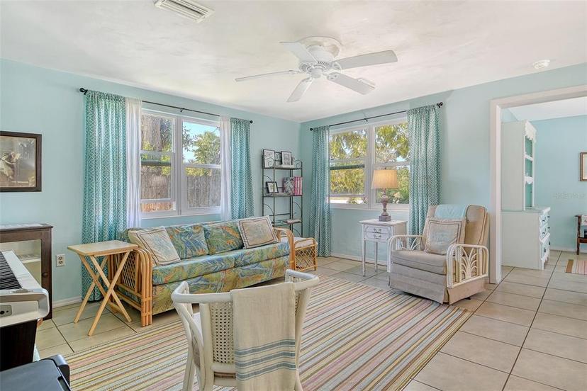 Picture of 305 Palmetto Road W, Nokomis FL 34275
