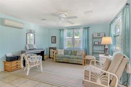 Picture of 305 Palmetto Road W, Nokomis, FL 34275